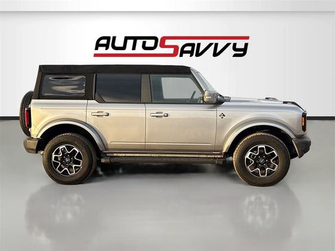 Used 2024 Ford Bronco Outer Banks image 8