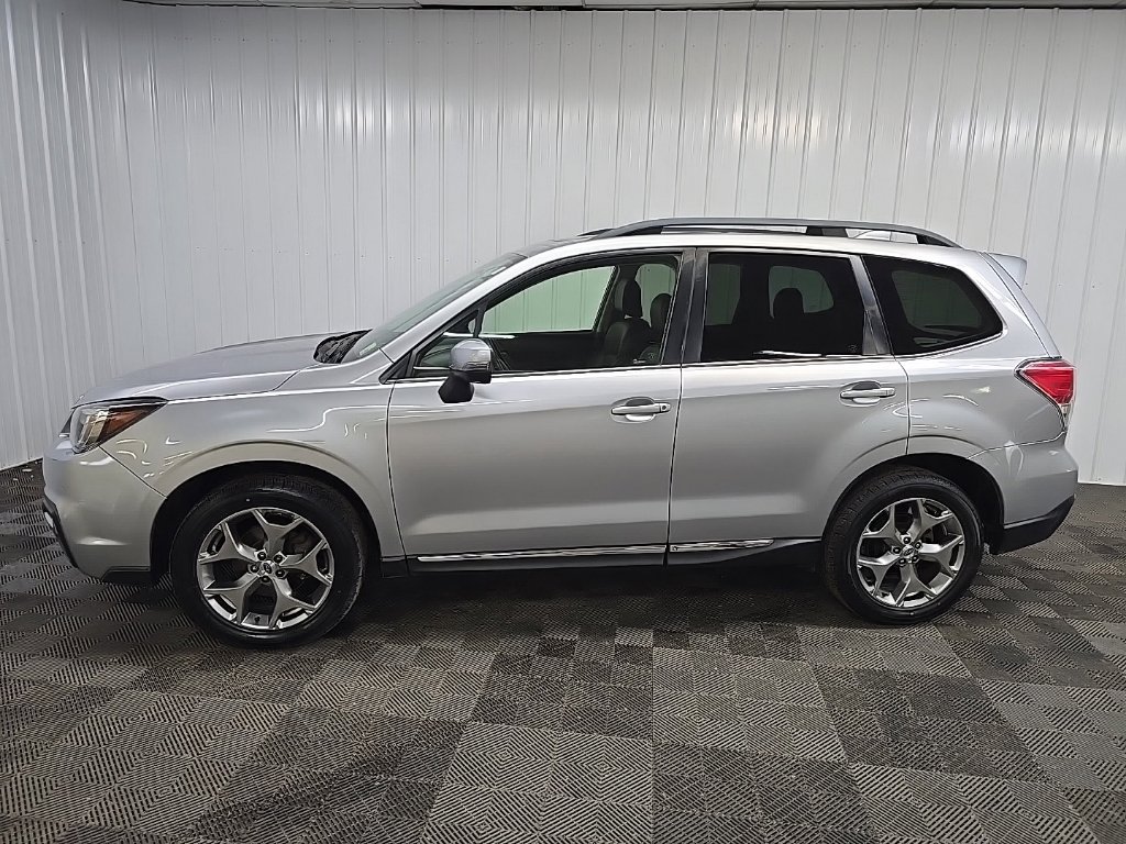 Used 2017 Subaru Forester 2.5i Touring AWD/4WD image 5