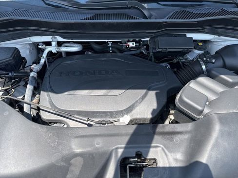 Certified 2024 Honda Ridgeline Black Edition image 11