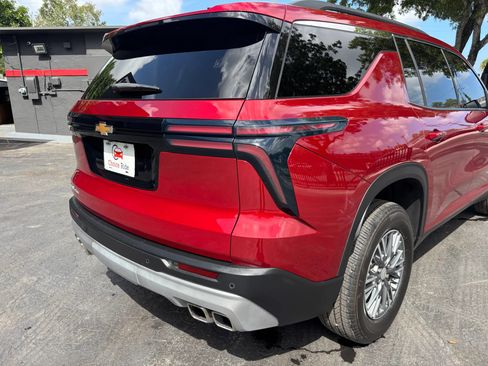 Used 2025 Chevrolet Traverse LT w/ Driver Confidence Package FWD image 31