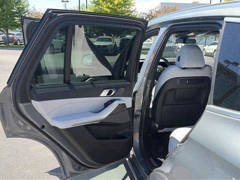 Used 2024 BMW X5 xDrive50e w/ Executive Package AWD/4WD image 18