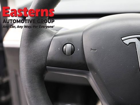 Used 2022 Tesla Model 3 image 15