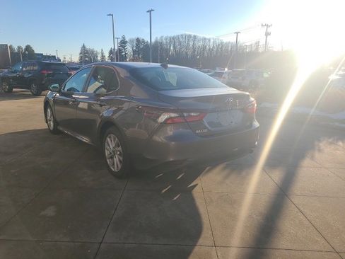 Used 2023 Toyota Camry LE image 5