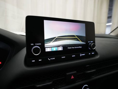 Used 2023 Honda HR-V LX image 17