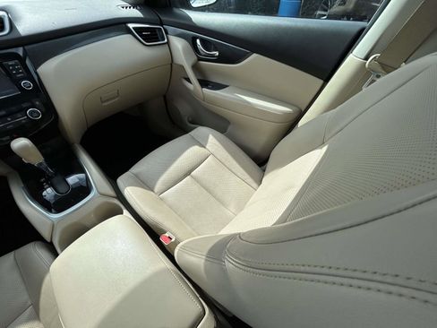 Used 2015 Nissan Rogue SL w/ SL Premium Package FWD image 15