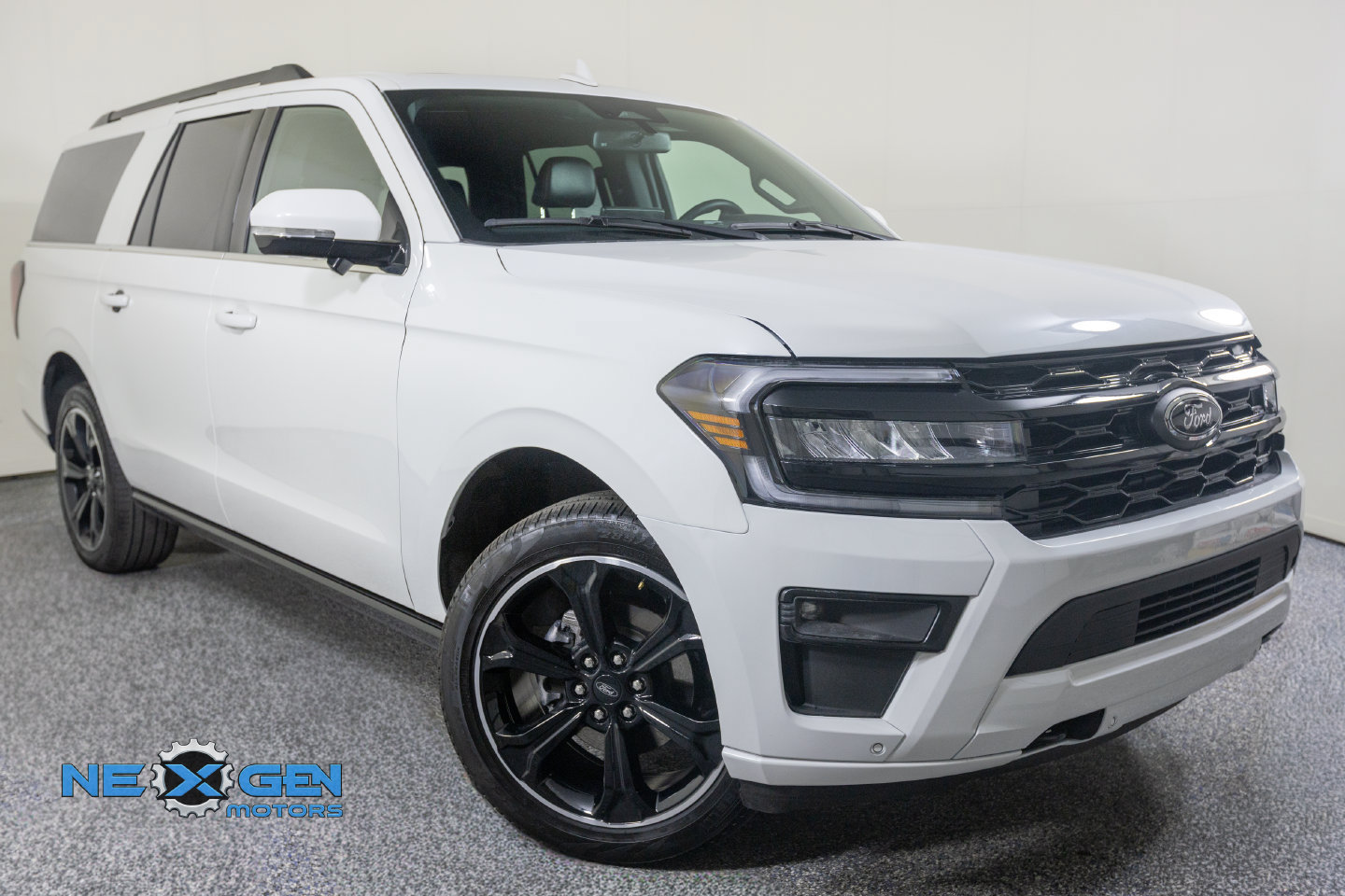 Used 2024 Ford Expedition Max Limited AWD/4WD image 1