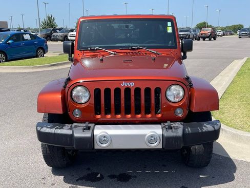 Used 2014 Jeep Wrangler Unlimited Sahara w/ Max Tow Package AWD/4WD image 2