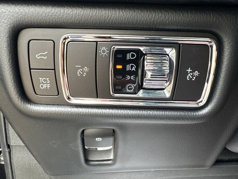 Used 2023 Lincoln Nautilus AWD w/ Premium Package image 16