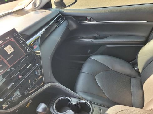 Used 2022 Toyota Camry XSE FWD image 12