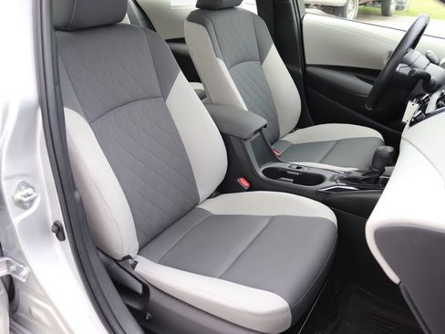 Used 2025 Toyota Corolla LE FWD image 13