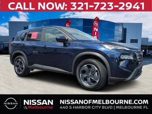 Used 2024 Nissan Rogue SV image 1