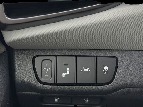 Used 2020 Hyundai Ioniq Limited image 18