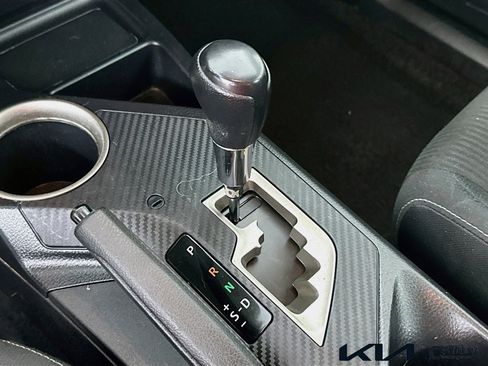 Used 2013 Toyota RAV4 XLE image 16