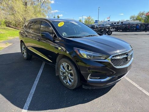 Used 2019 Buick Enclave Avenir w/ Avenir Technology Package AWD/4WD image 2