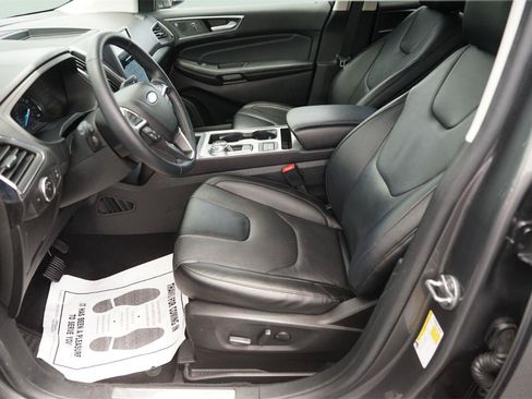 Used 2022 Ford Edge Titanium AWD/4WD image 9