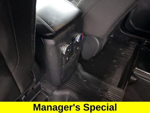 Used 2022 Ford Explorer XLT image 34