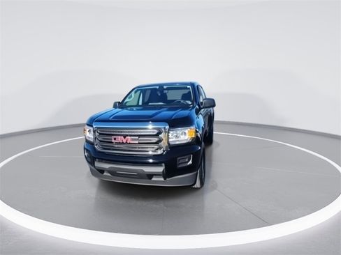 Used 2020 GMC Canyon 2WD Crew Cab w/ Convenience Package image 3