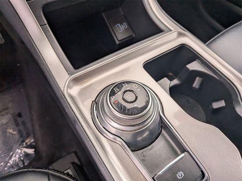 Used 2024 Ford Edge SEL image 19