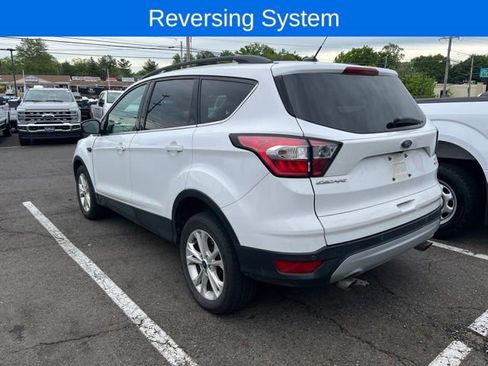 Certified 2018 Ford Escape SE FWD image 3
