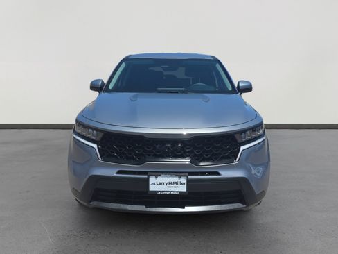 Used 2023 Kia Sorento LX FWD image 8