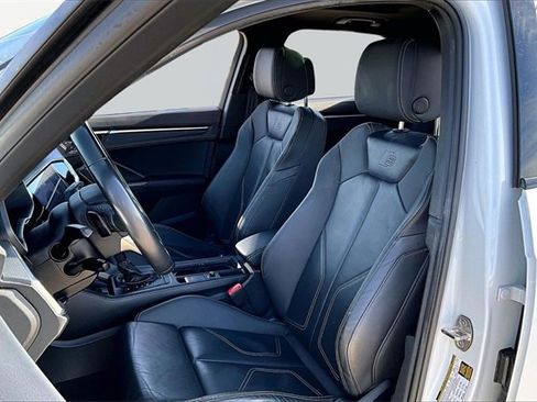 Used 2024 Audi Q3 2.0T Premium Plus w/ Premium Plus Package image 27