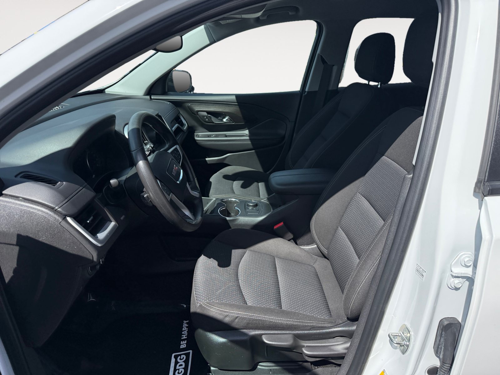 Used 2024 GMC Terrain SLE FWD image 10