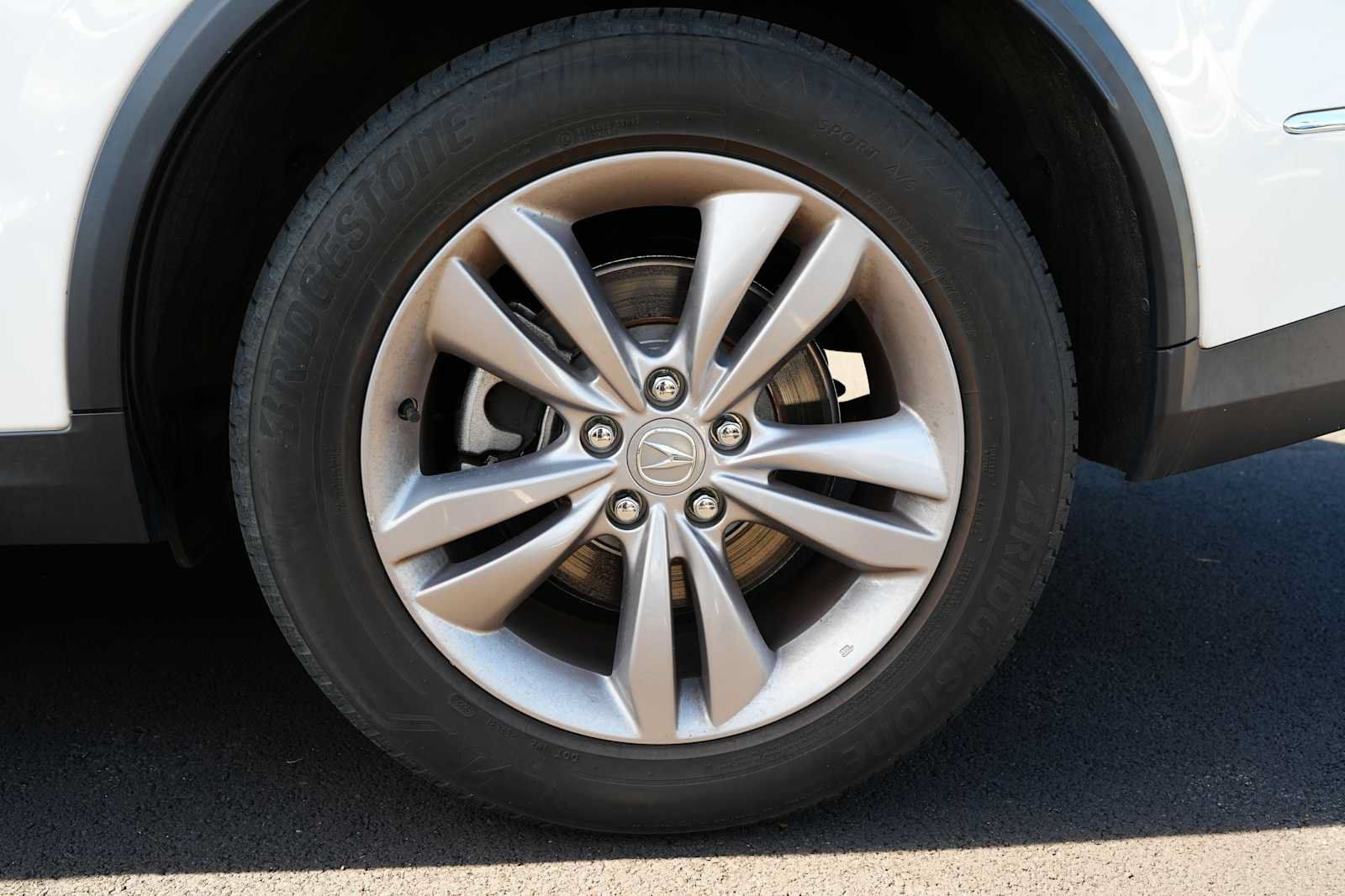 Used 2023 Acura MDX SH-AWD image 11