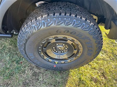 New 2025 Ford Bronco Badlands image 14