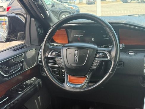 Used 2020 Lincoln Navigator L Reserve RWD image 11