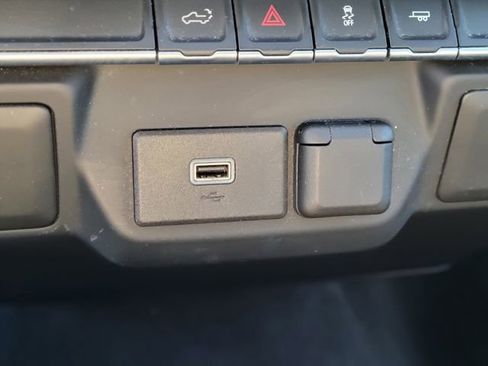 Used 2020 Chevrolet Silverado 1500 Custom w/ Custom Value Package image 28