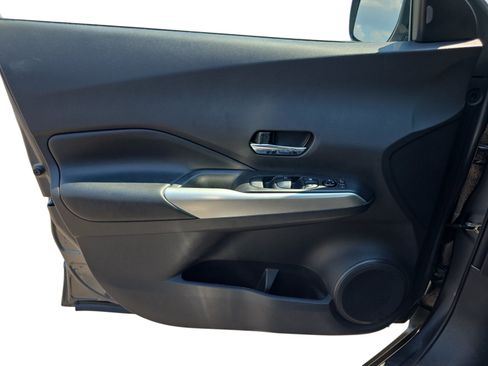 Used 2020 Nissan Kicks SR w/ SR Premium Package FWD image 22