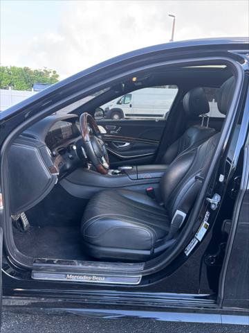 Used 2018 Mercedes-Benz S 560 Sedan w/ AMG Line Exterior image 26