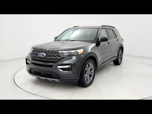 Used 2024 Ford Explorer XLT w/ Equipment Group 202A RWD image 1