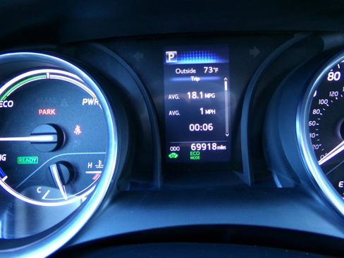 Used 2018 Toyota Camry LE image 18