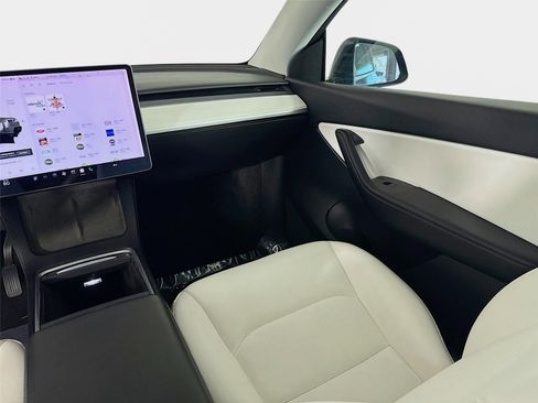 Used 2021 Tesla Model Y 2WD image 23