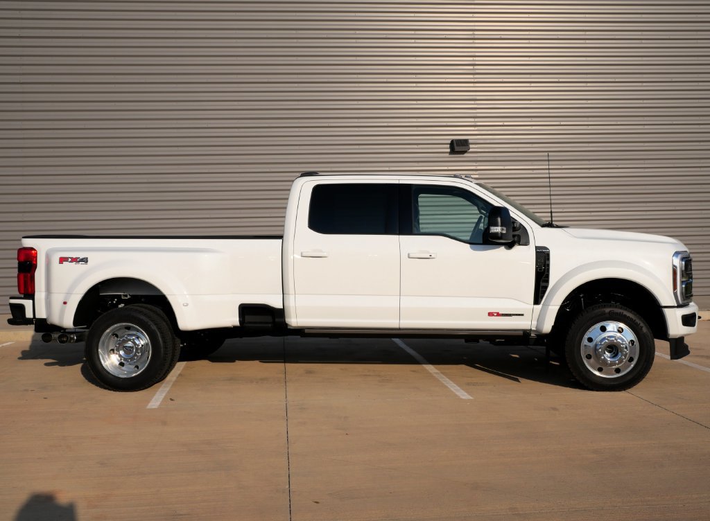 New 2026 Ford F450 Platinum w/ FX4 Off-Road Package AWD/4WD image 2