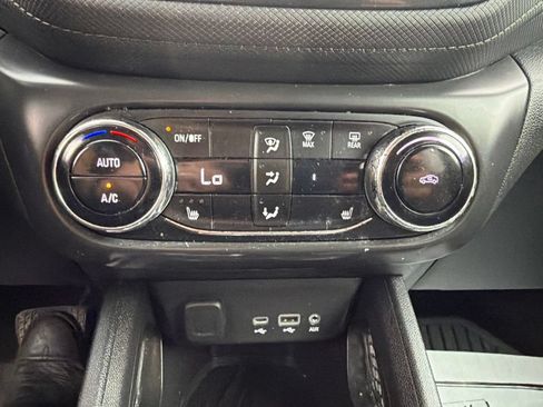 Used 2023 Chevrolet TrailBlazer LT FWD image 22