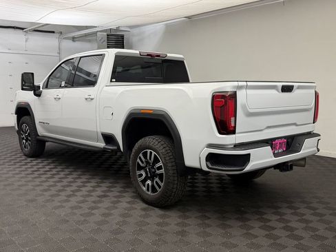 Used 2023 GMC Sierra 2500 AT4 w/ AT4 Premium Plus Package AWD/4WD image 3