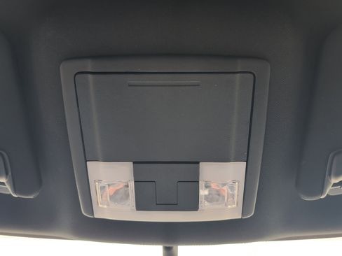 Used 2017 Ford Explorer XLT w/ Equipment Group 202A image 21