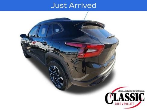 Used 2025 Chevrolet Trax RS w/ Driver Confidence Package image 11