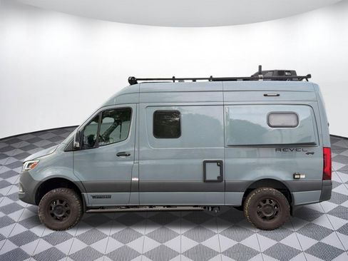 Used 2021 Mercedes-Benz Sprinter 2500 image 2