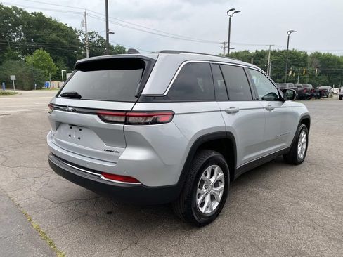 Certified 2023 Jeep Grand Cherokee Limited AWD/4WD image 9