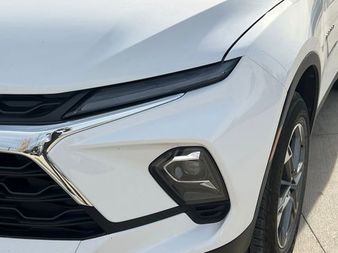 Used 2025 Chevrolet Blazer LT image 4