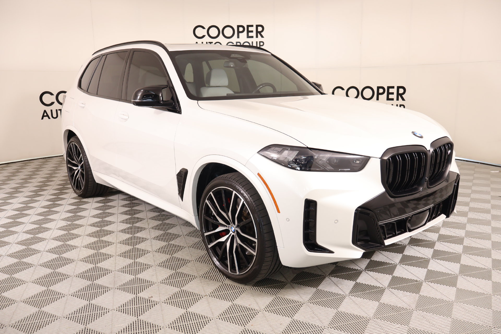 Used 2025 BMW X5 M60i w/ Climate Comfort Package AWD/4WD image 1