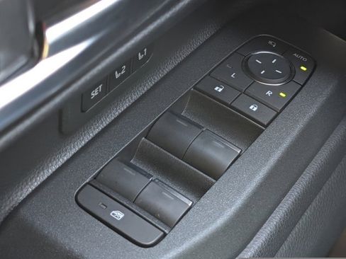 Used 2024 Toyota Land Cruiser image 22