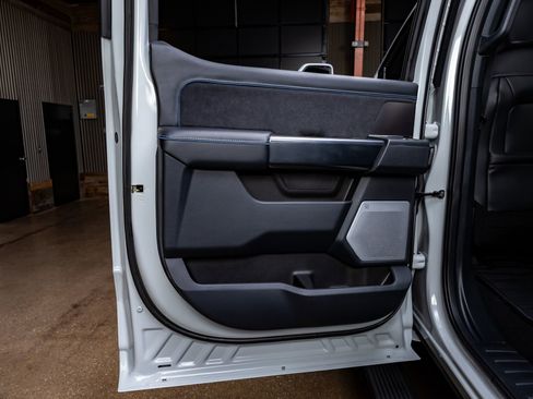 Used 2026 Ford F450 Platinum w/ FX4 Off-Road Package image 38