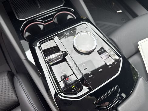 New 2026 BMW 530i xDrive w/ Executive Package image 17