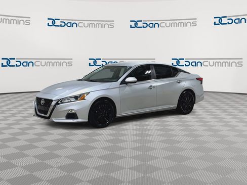 Used 2019 Nissan Altima 2.5 S FWD image 4