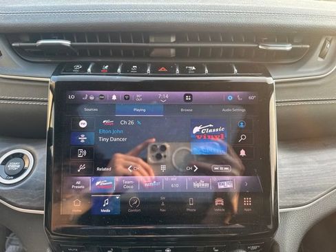 Used 2022 Jeep Grand Cherokee Limited AWD/4WD image 18