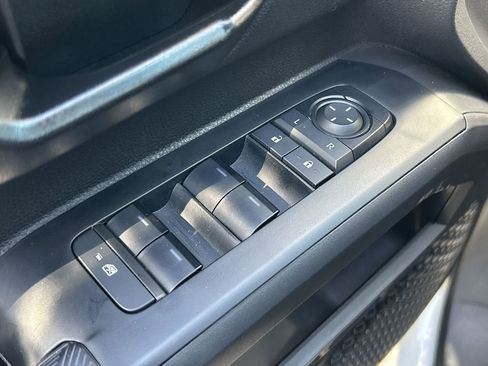 Used 2025 Toyota Tacoma SR5 image 23